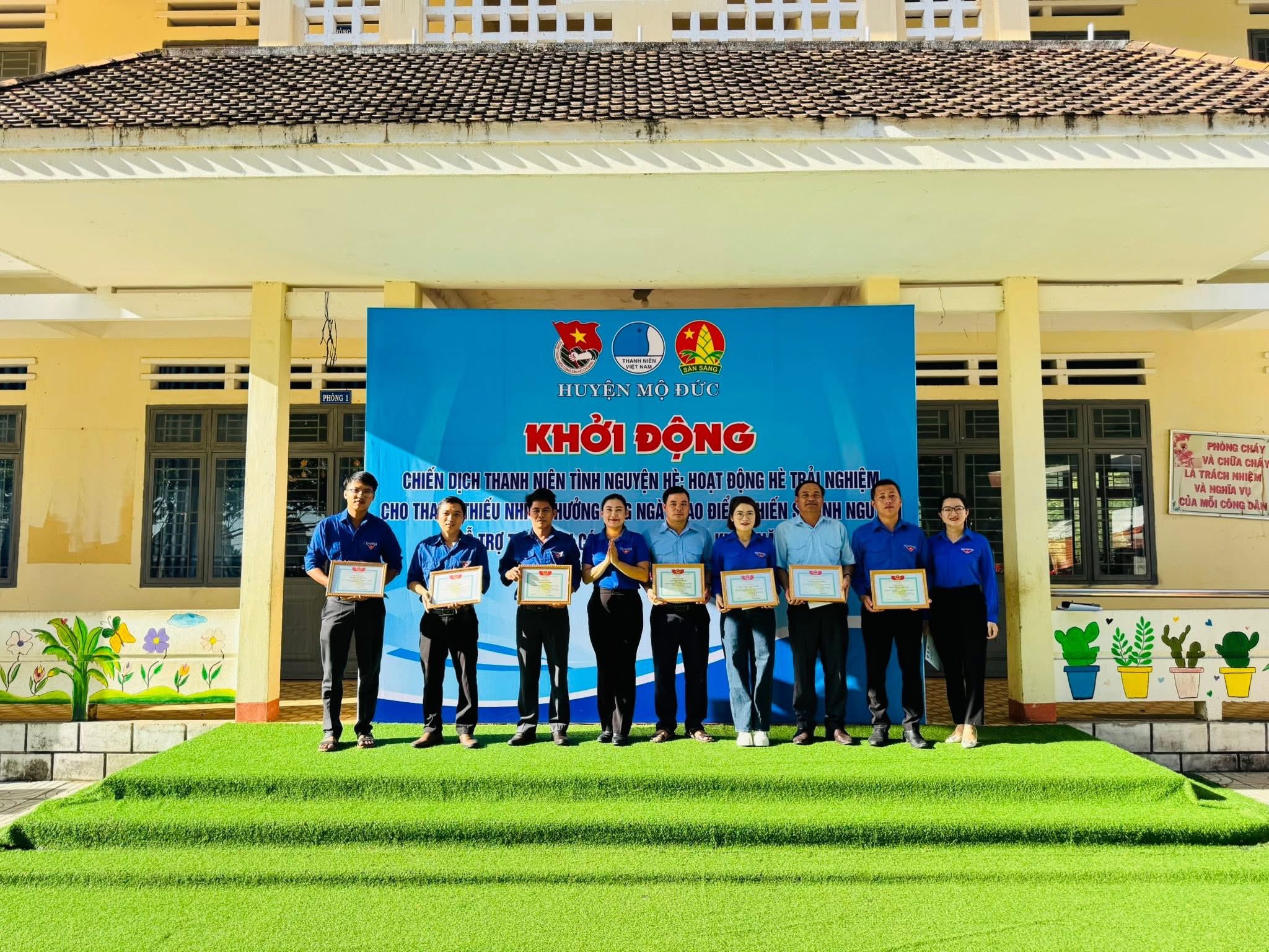 Tuyên truyền, giới thiệu, tham gia các hoạt động bảo vệ, giữ gìn, quảng bá nét đẹp, văn hóa, dân tộc